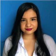 Profesor de Biología imparte clases a niños y jóvenes